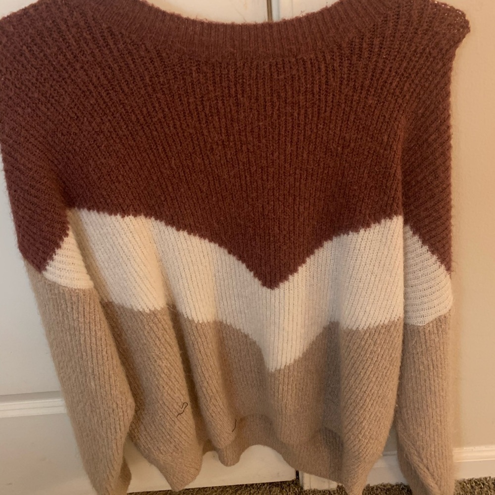 Vestique Chevron Sweater Size M/L
